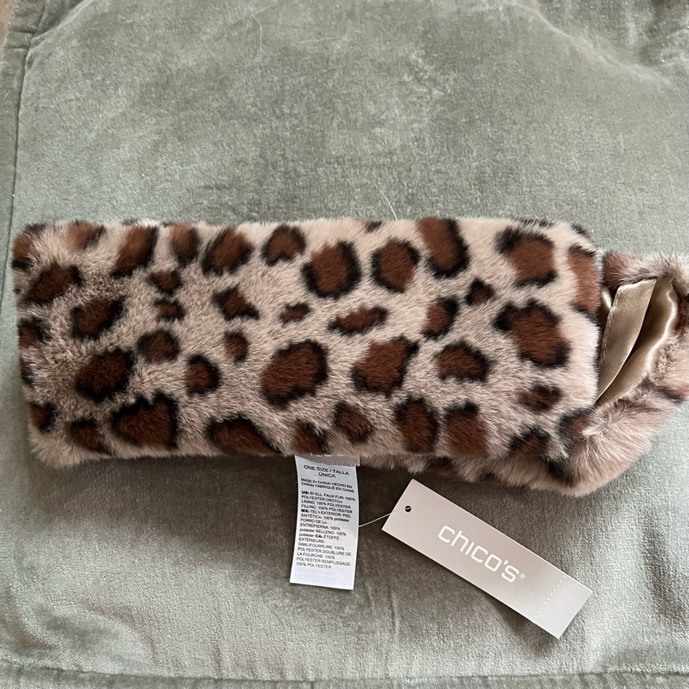 Chico’s faux fur animal print collar.  NWT